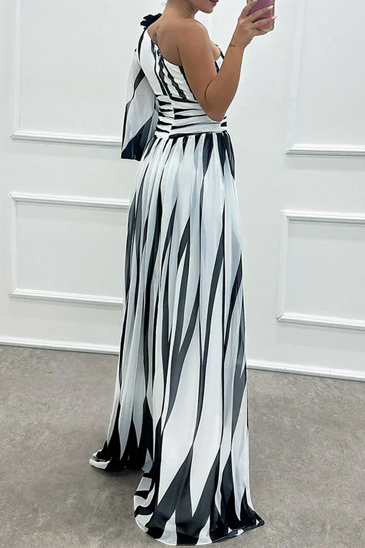 Shiloh | Elegancka sukienka maxi w paski z jednym ramiączkiem
