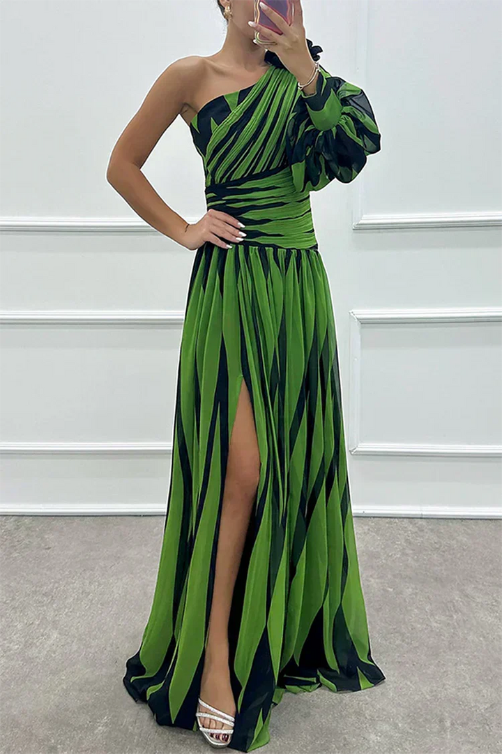 Shiloh | Elegancka sukienka maxi w paski z jednym ramiączkiem