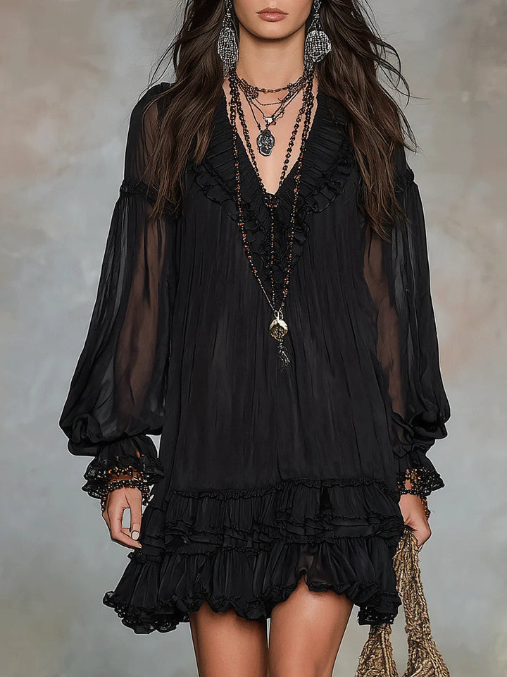 Nuria | Vestido Mini de Chifón Negro con Escote en V y Mangas Farol con Volantes