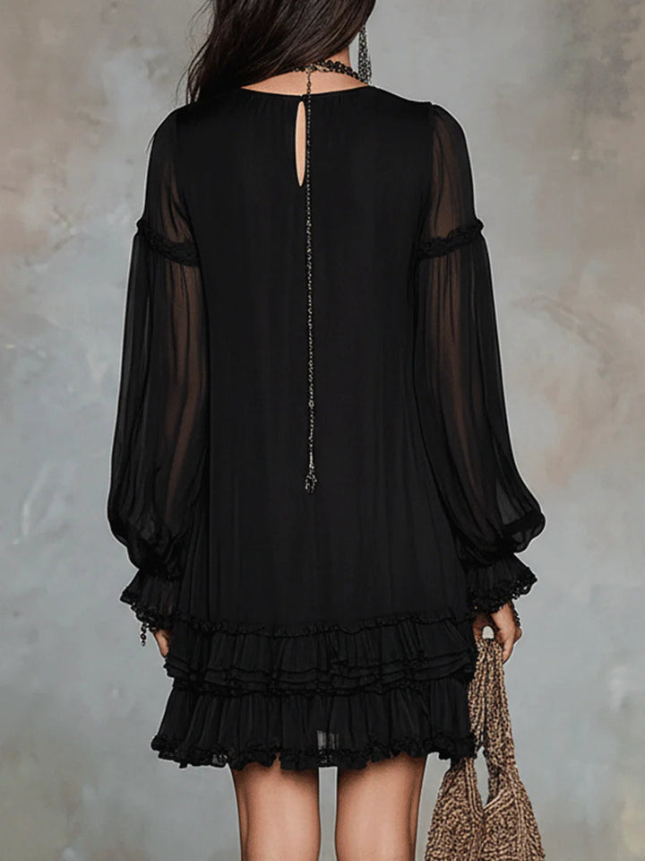 Nuria | Vestido Mini de Chifón Negro con Escote en V y Mangas Farol con Volantes