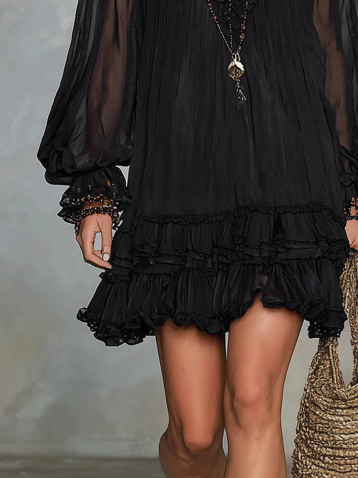 Nuria | Vestido Mini de Chifón Negro con Escote en V y Mangas Farol con Volantes